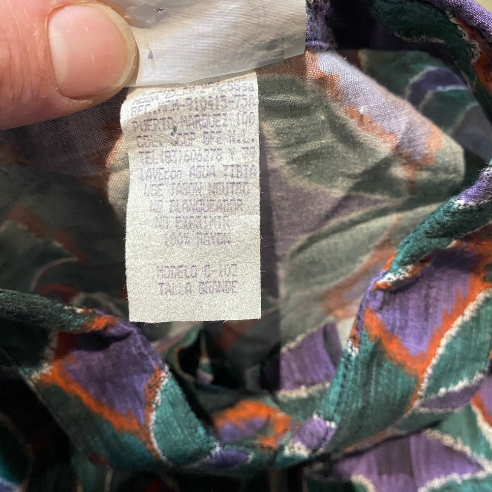 Men’s Homes large button down - Picture 7 of 7